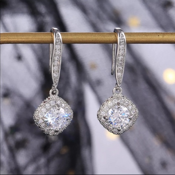 Jewelry - New Women’s 925 Silver Diamond Earrings